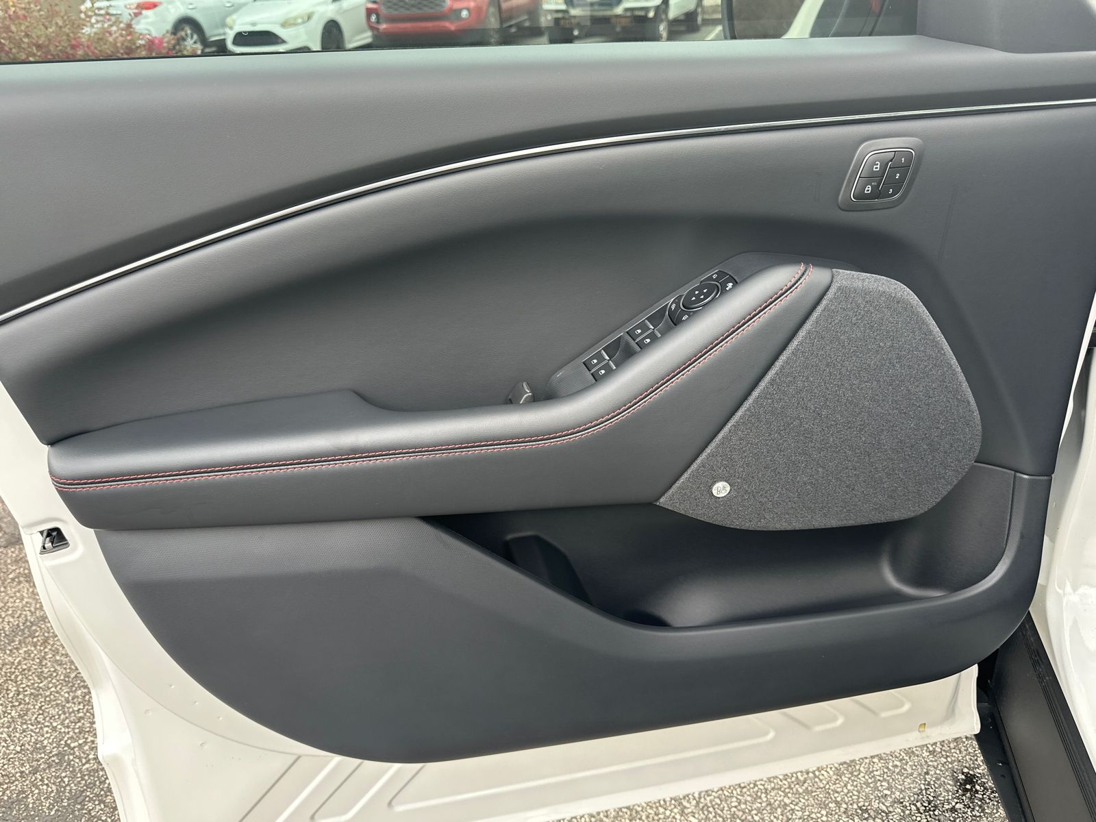 New 2026 Star White Metallic Tri-coat Ford Premium image 11