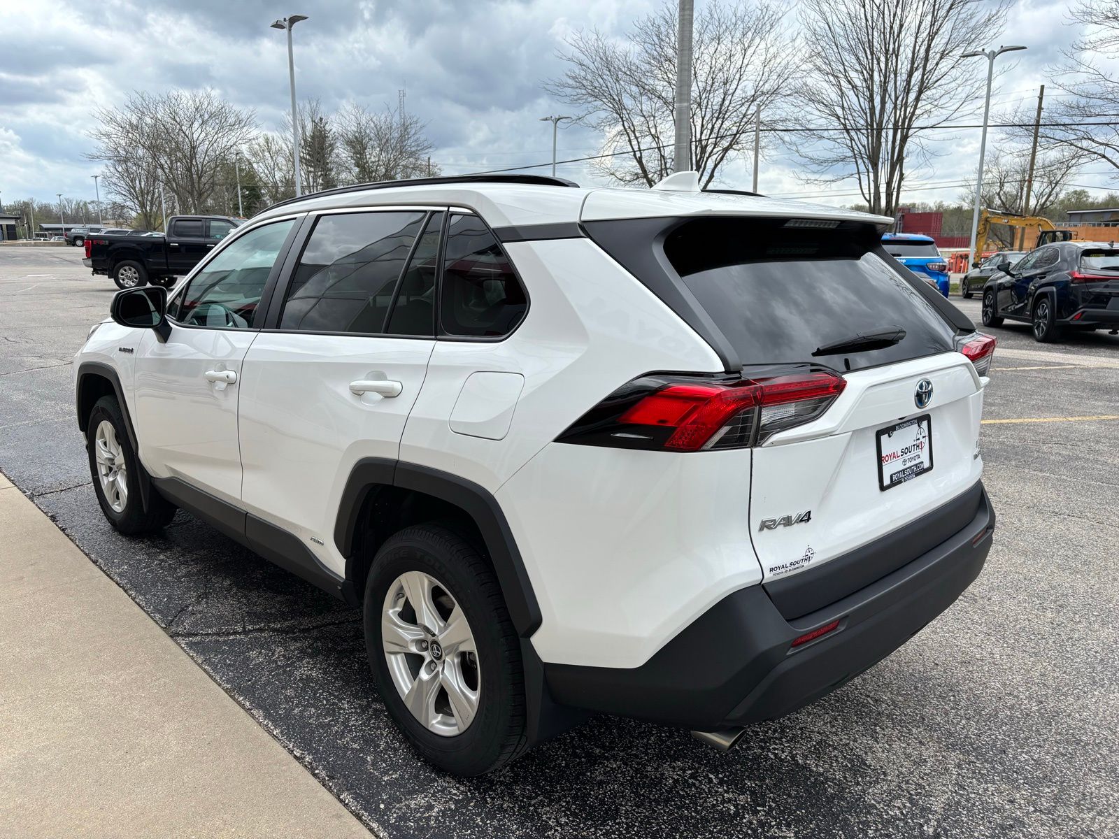 View vehicle photo 5