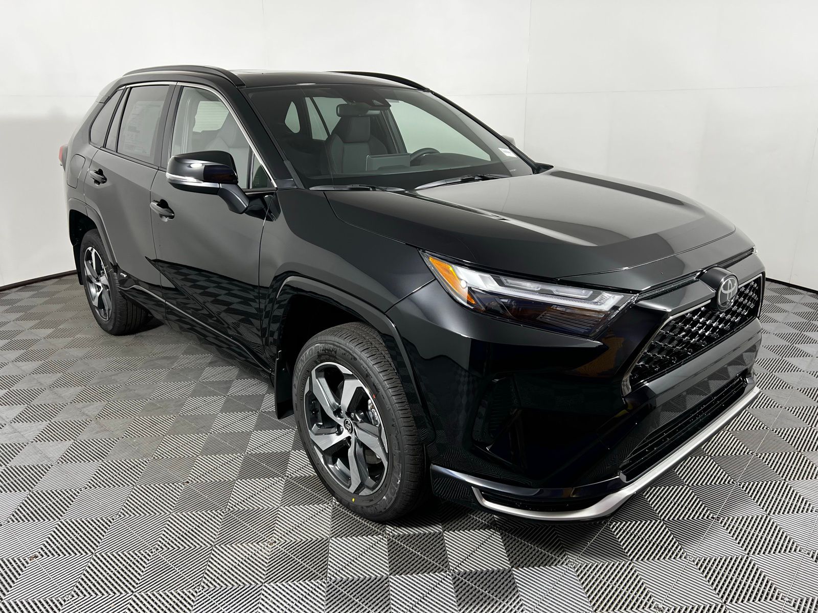 Thumbnail: 2025 Toyota RAV4 - 3