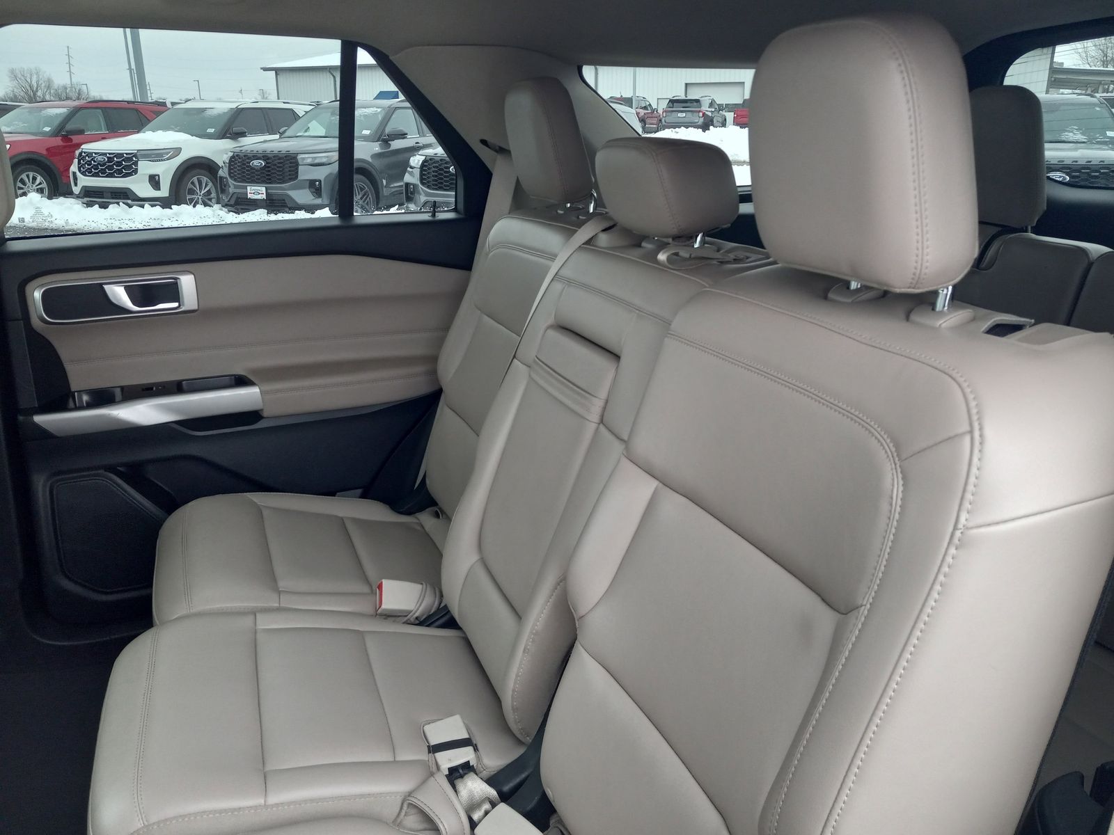 2024 Ford Explorer image 14