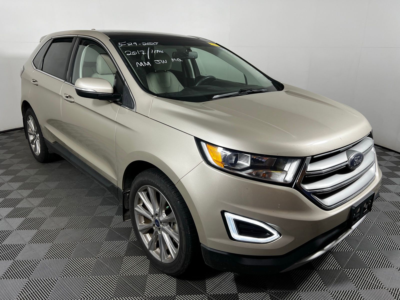 2017 Ford Edge Titanium 3