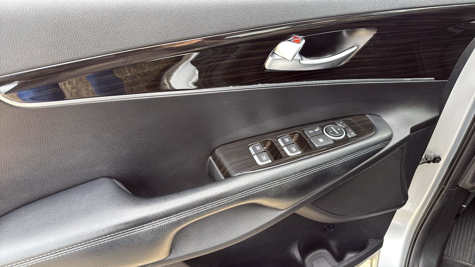 Used Car 2019 Kia Sorento  Lx For Sale Under $15,000 In Austin, Texas