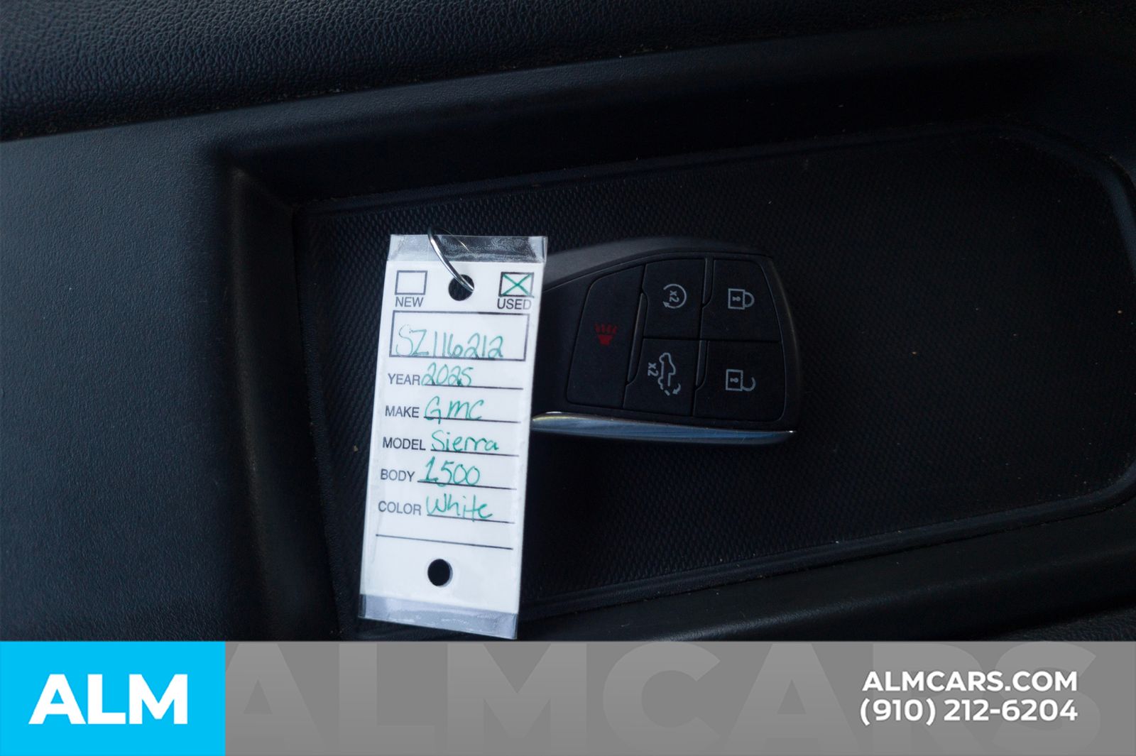 Used 2025 Summit White GMC SLT image 15