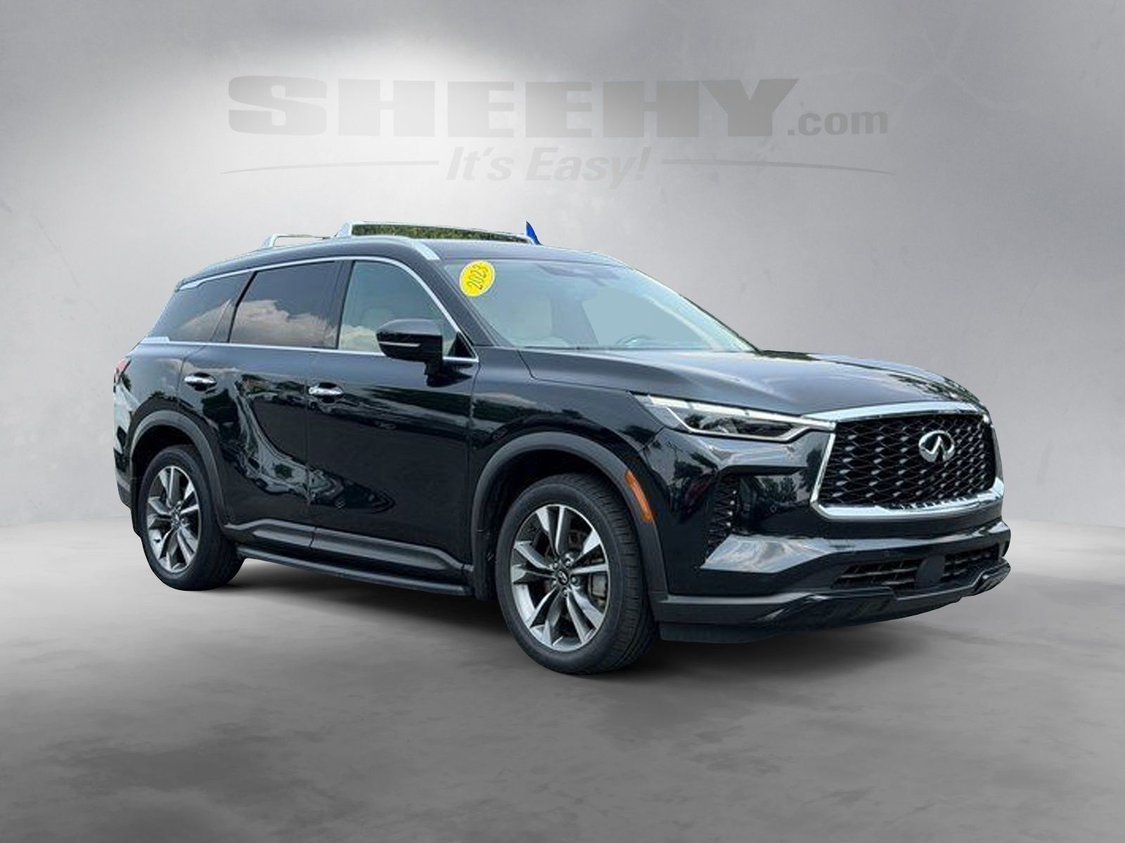 Used 2023 Mineral Black INFINITI LUXE image 2