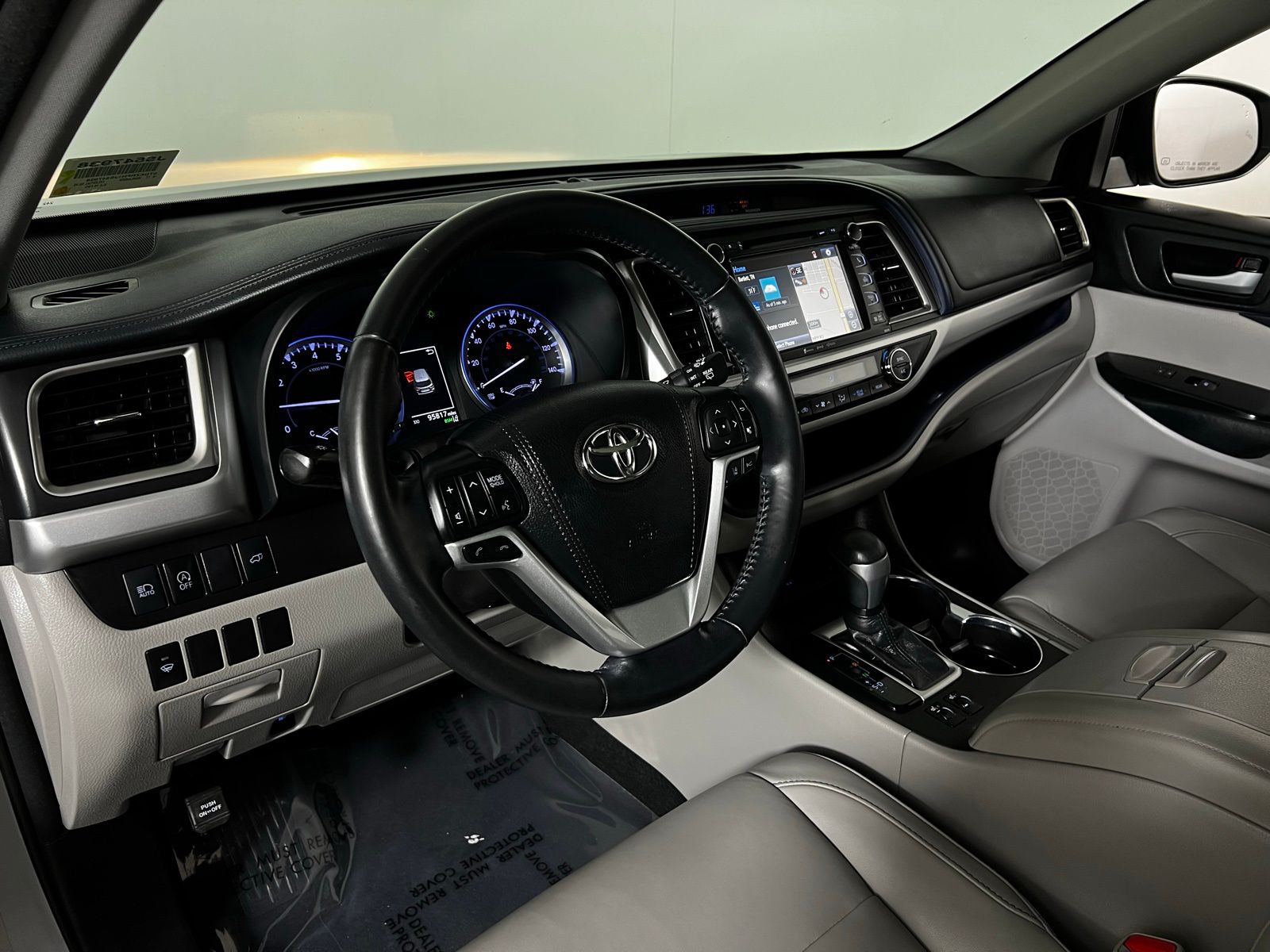 Thumbnail: 2018 Toyota Highlander - 14