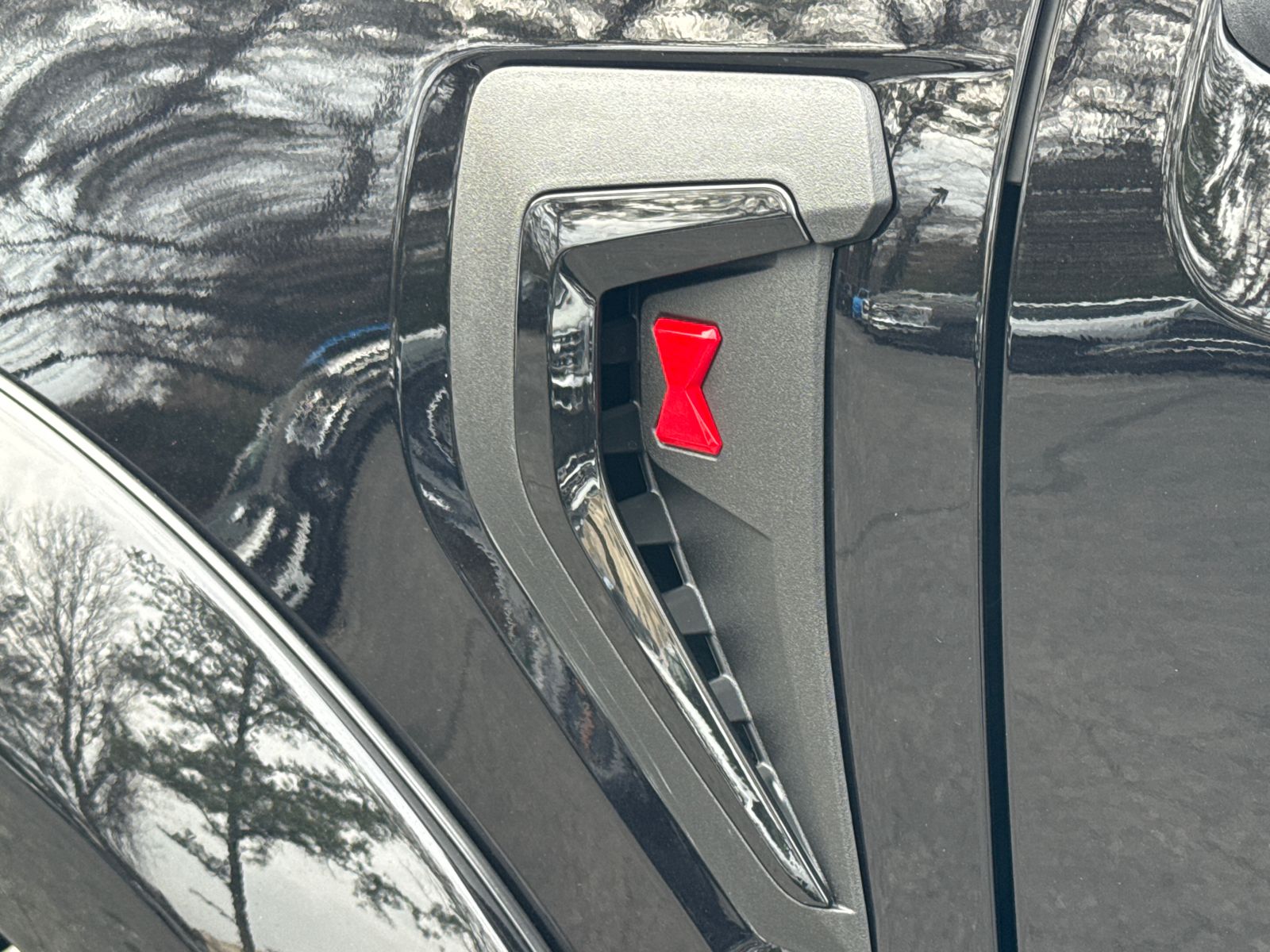 New 2026 Agate Black Metallic Ford XLT image 13