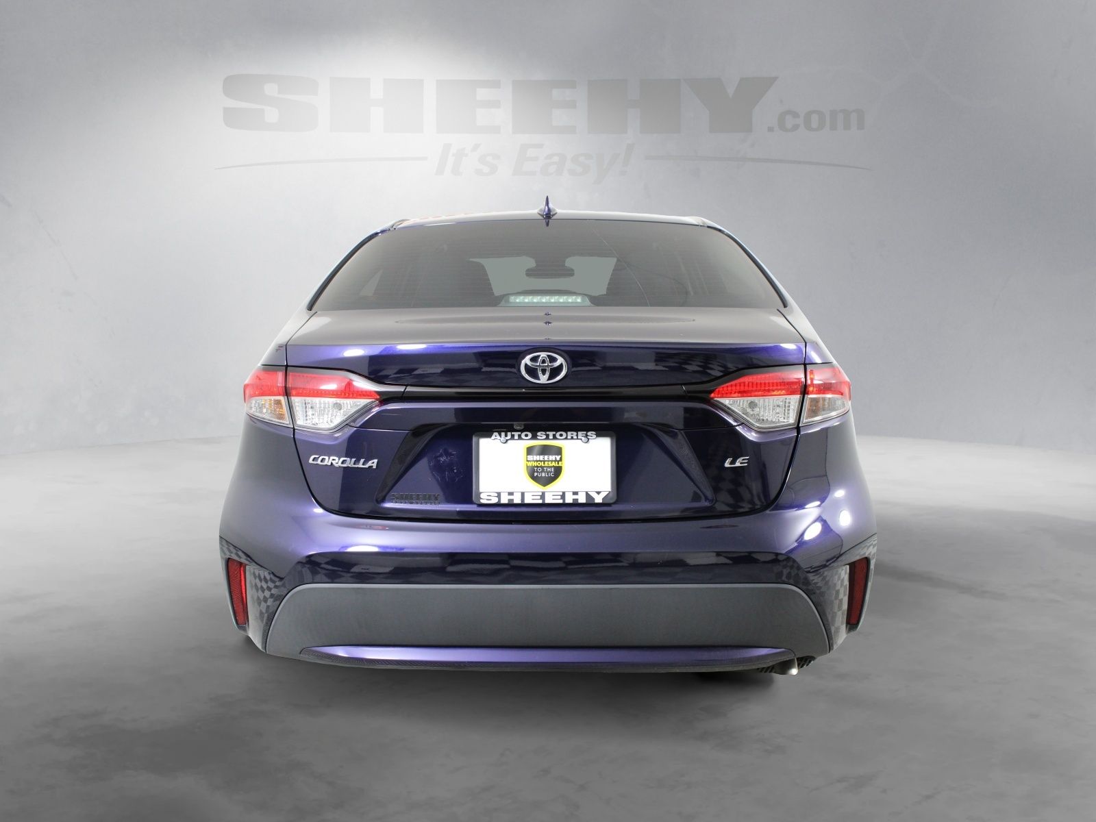 Used 2021  Toyota LE image 14