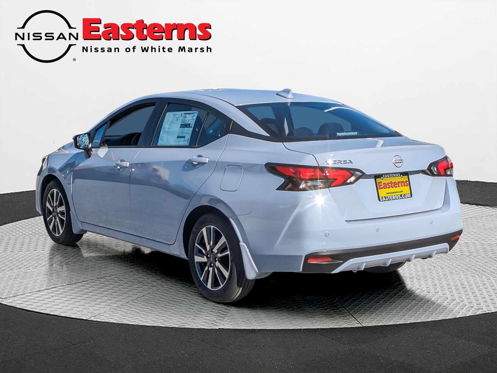 2025 Nissan Versa Sedan SV photo 4