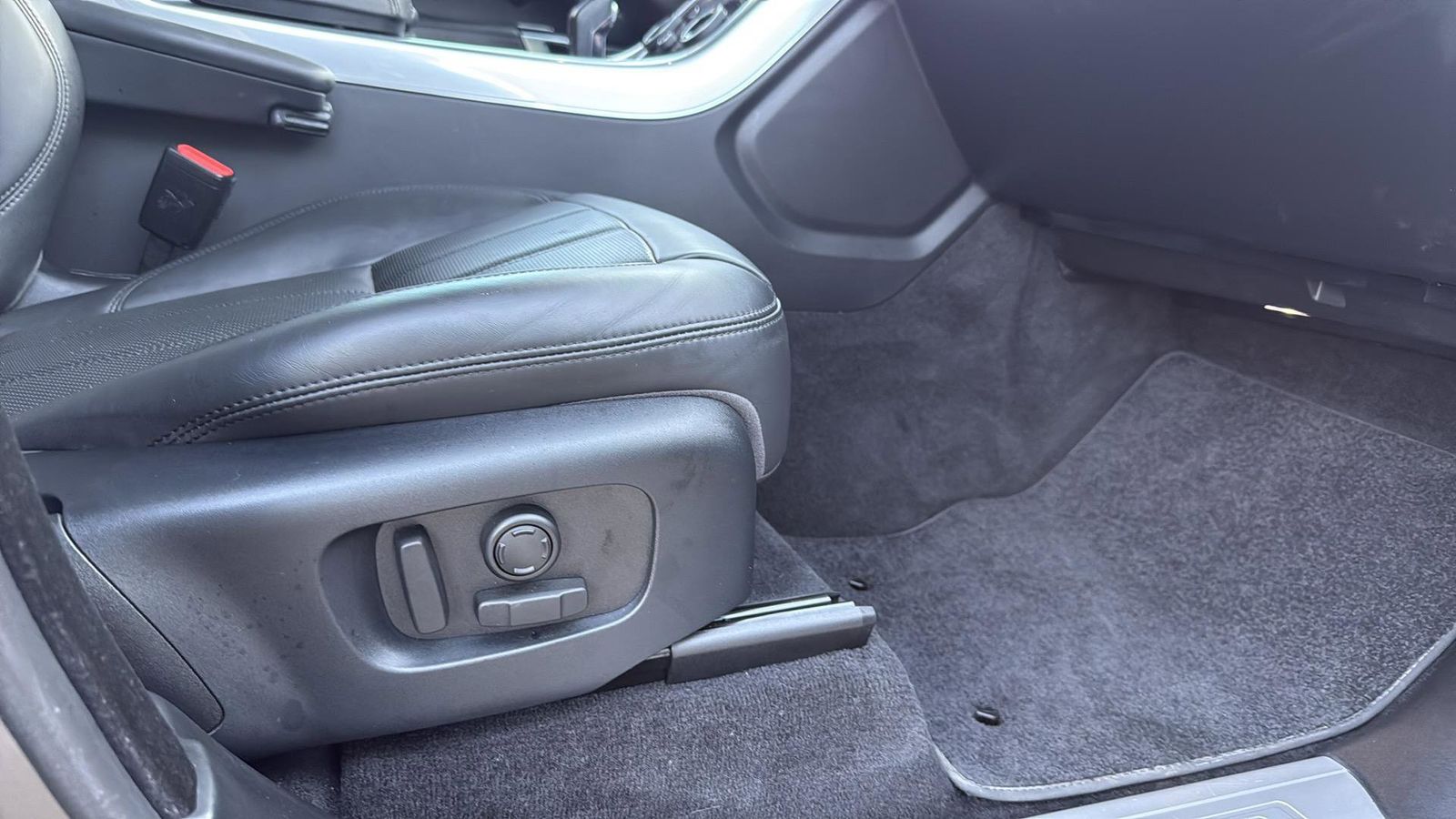 Used Car 2020 Land Rover Range Rover Sport  Hse For Sale Under $30,000 In Austin, Texas