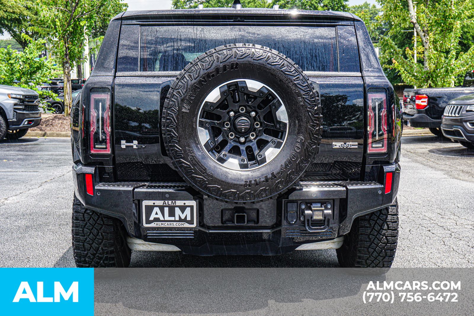 Used 2024 Black GMC 2X image 12