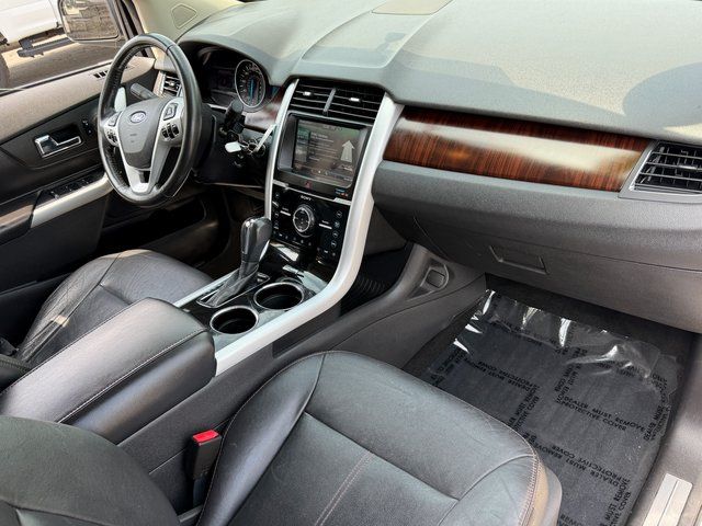 Used 2011 White Platinum Clearcoat Metallic Ford Limited image 24
