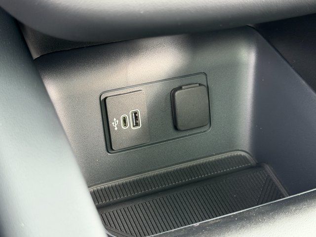 New 2026 Carbonized Gray Metallic Ford ST-Line image 32