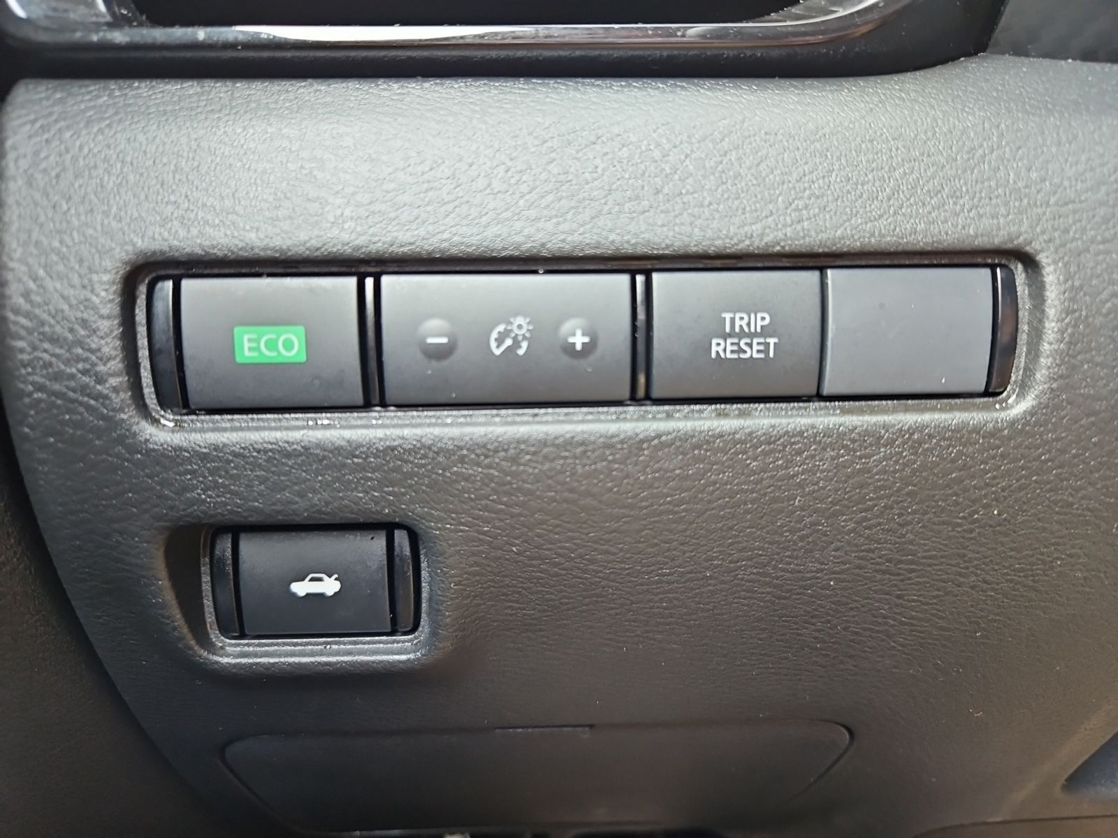 Used 2025 Gray Nissan SV image 25