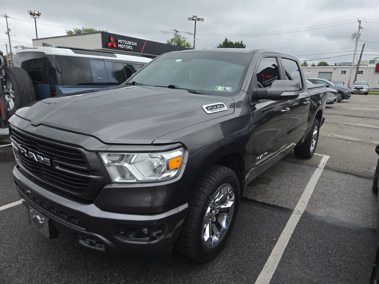 2021 RAM 1500 Big Horn/Lone Star 4x4 Crew Cab 5'7's photo