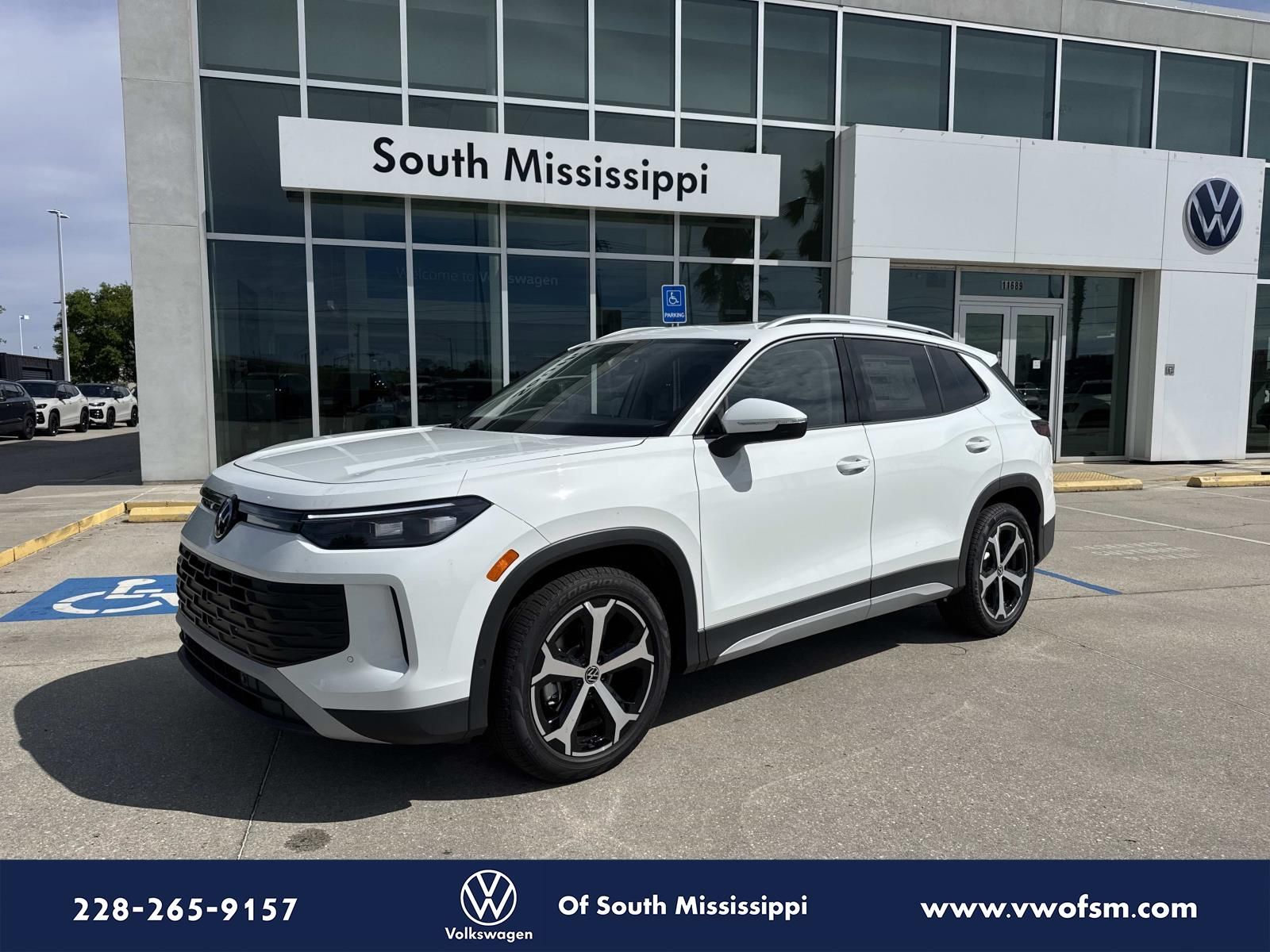 White 2026 Volkswagen Tiguan SE FWD SUV / Crossover Front-Wheel Drive 8-Speed Automatic