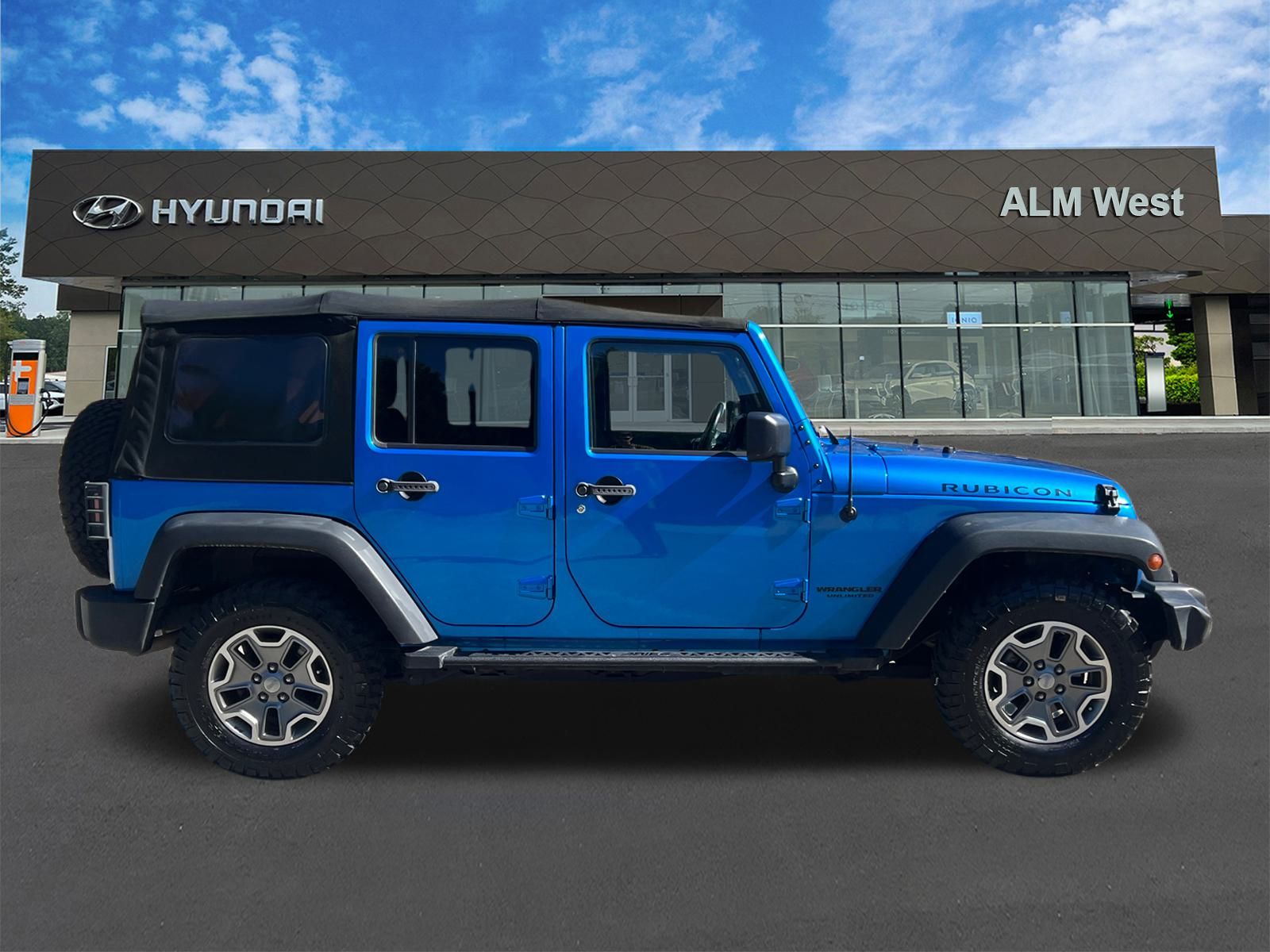 2015 Jeep Wrangler Unlimited Rubicon photo 4