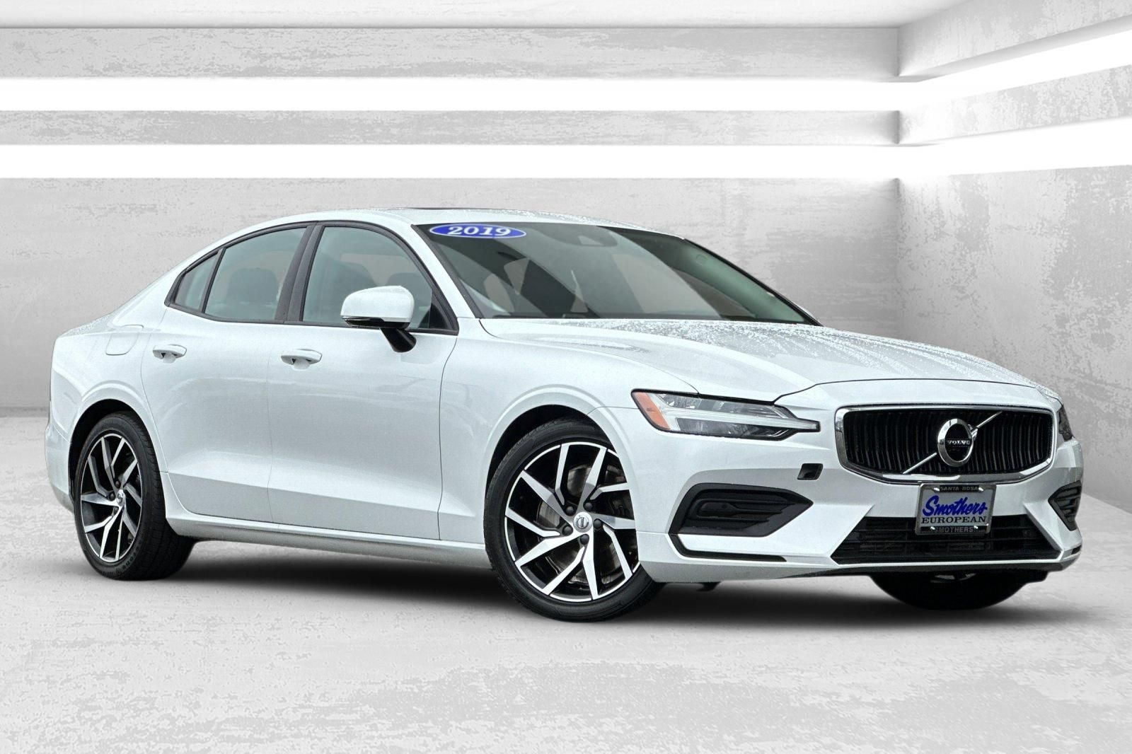 2019 Volvo S60 T6 Momentum AWD