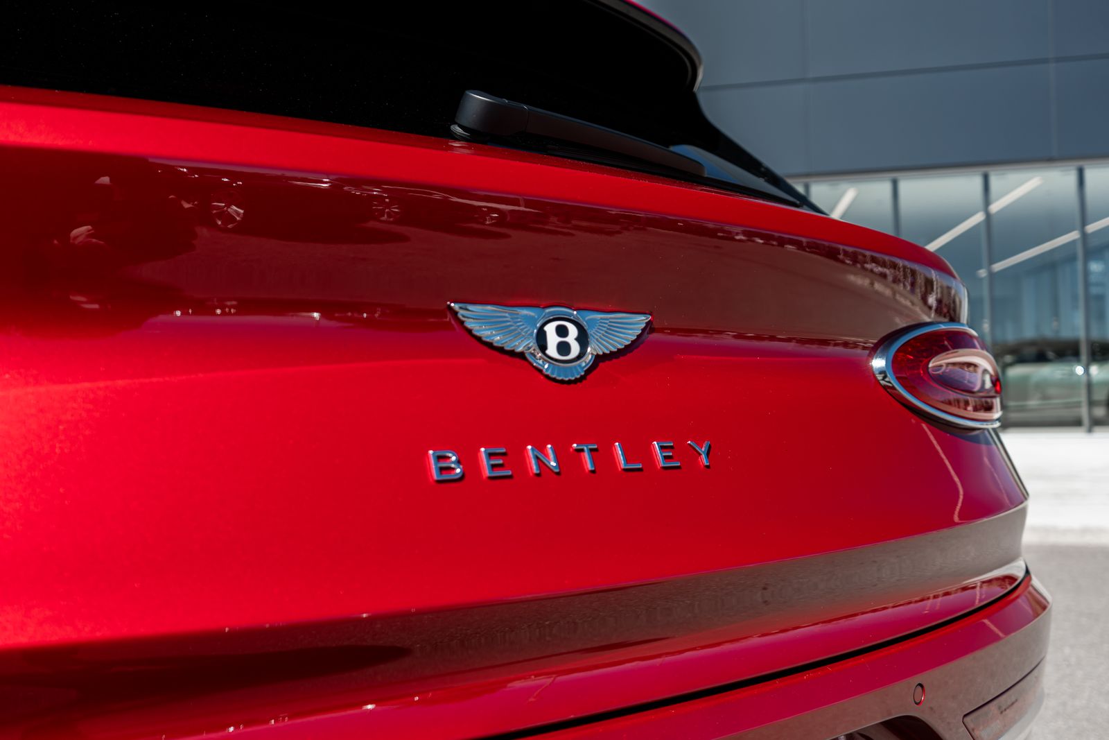 2024 Bentley Bentayga Azure - Photo 10