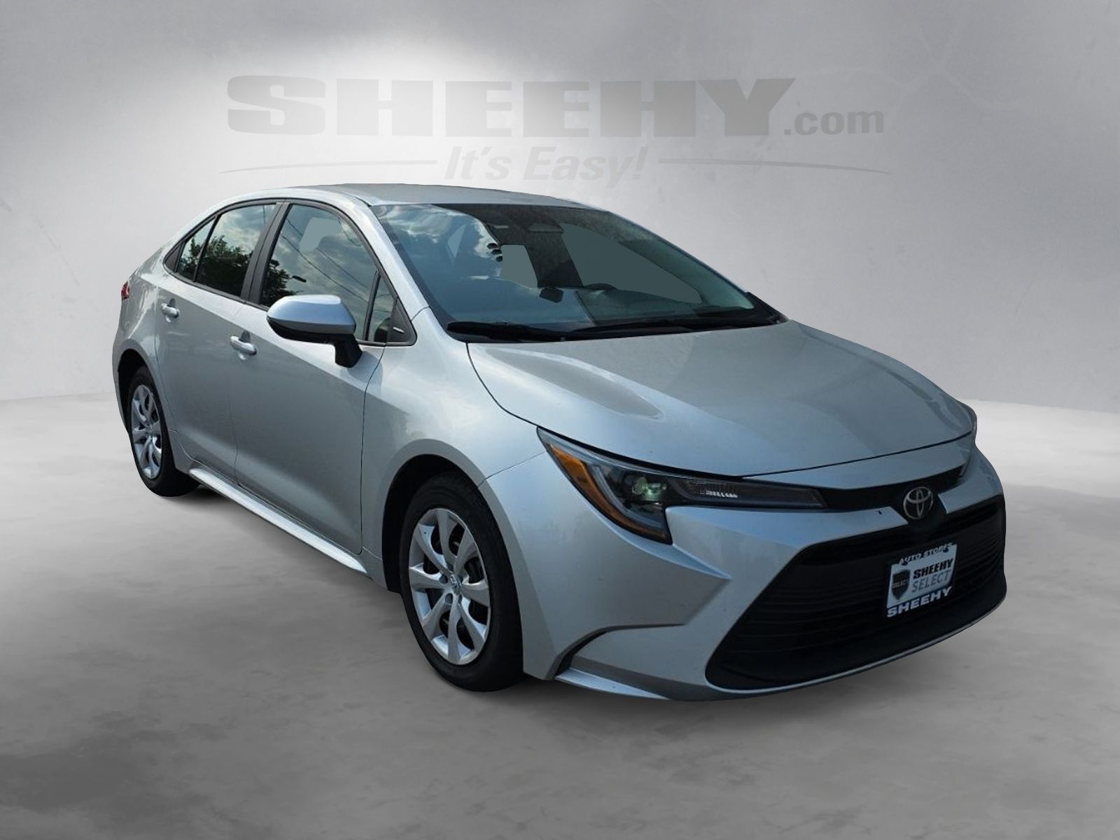 Used 2023 Silver Toyota LE image 2