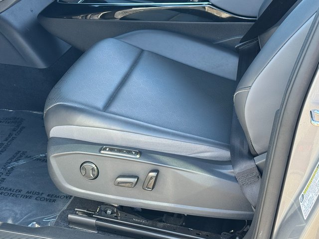 Used 2023 Silver Volkswagen Pro S image 30