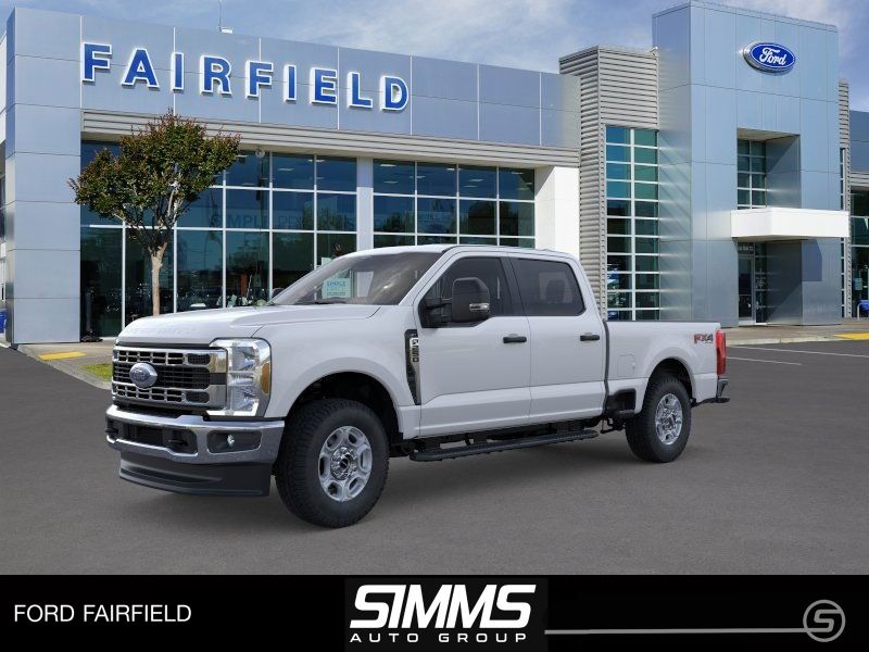 Oxford White 2026 Ford F-250 Super Duty XLT Crew Cab 4WD Pickup Truck Four-Wheel Drive Automatic