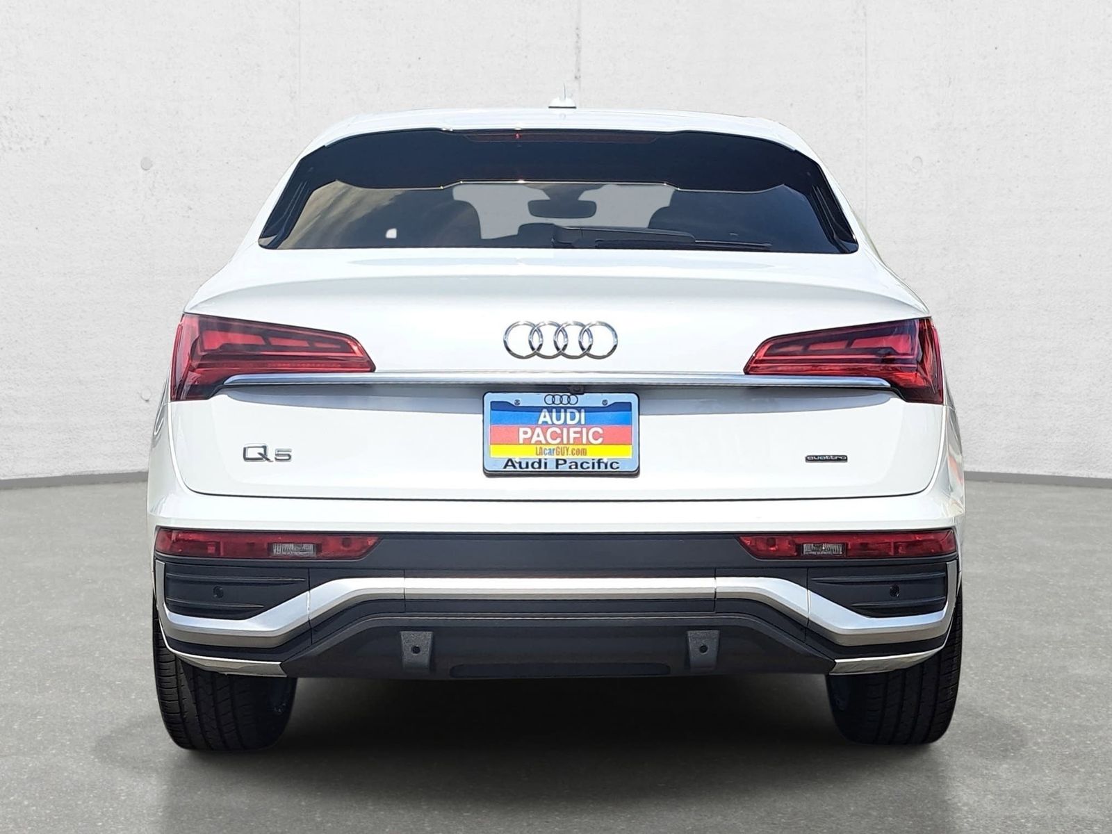 View vehicle photo 6