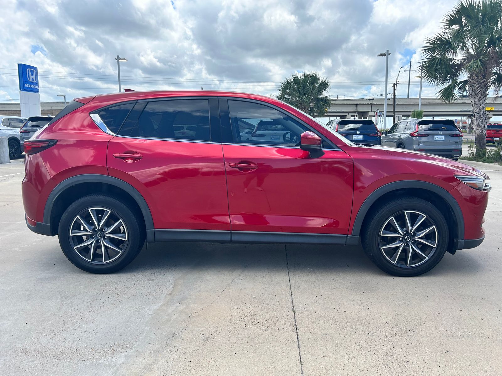 View vehicle photo 4