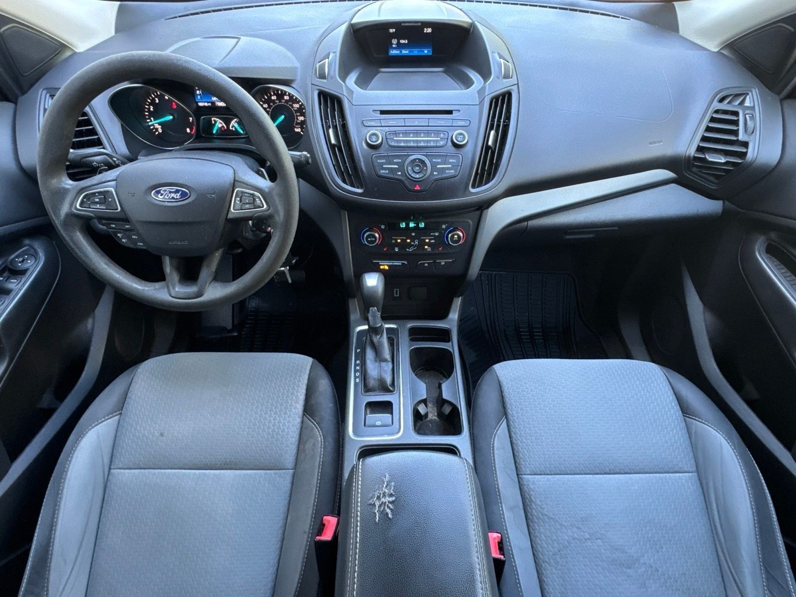 Used 2017 Shadow Black Ford SE image 3
