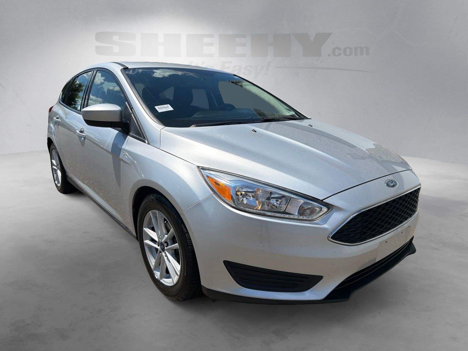 Used 2018 Ingot Silver Ford SE image 2