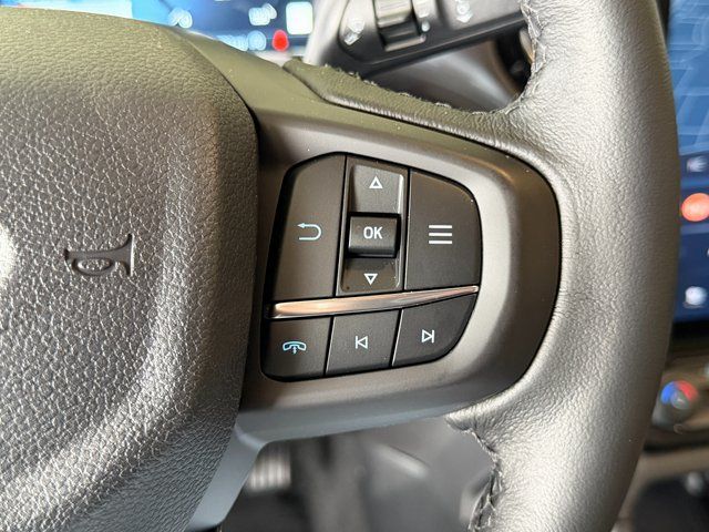 New 2025 Oxford White Ford Lariat image 32