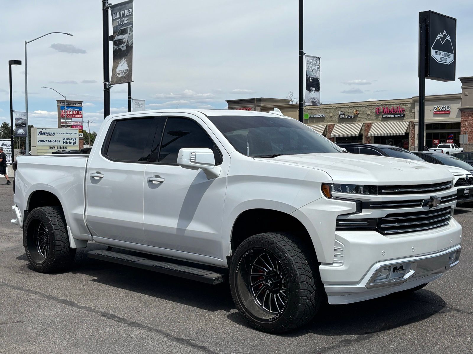 2019 Chevrolet Silverado 1500 High Country 4WD Crew Cab Standard Box's photo