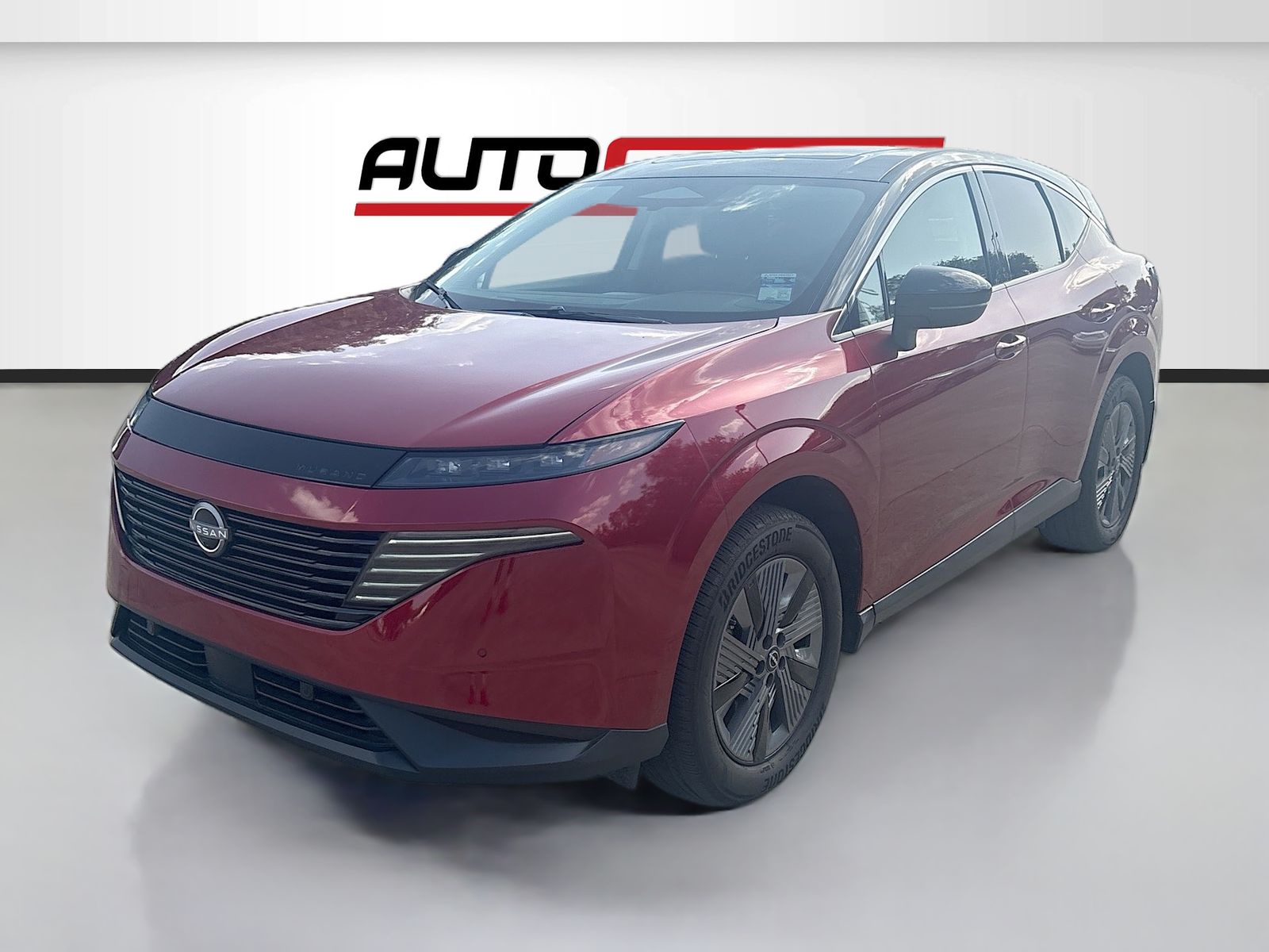 Used 2025 Red Nissan SL image 3
