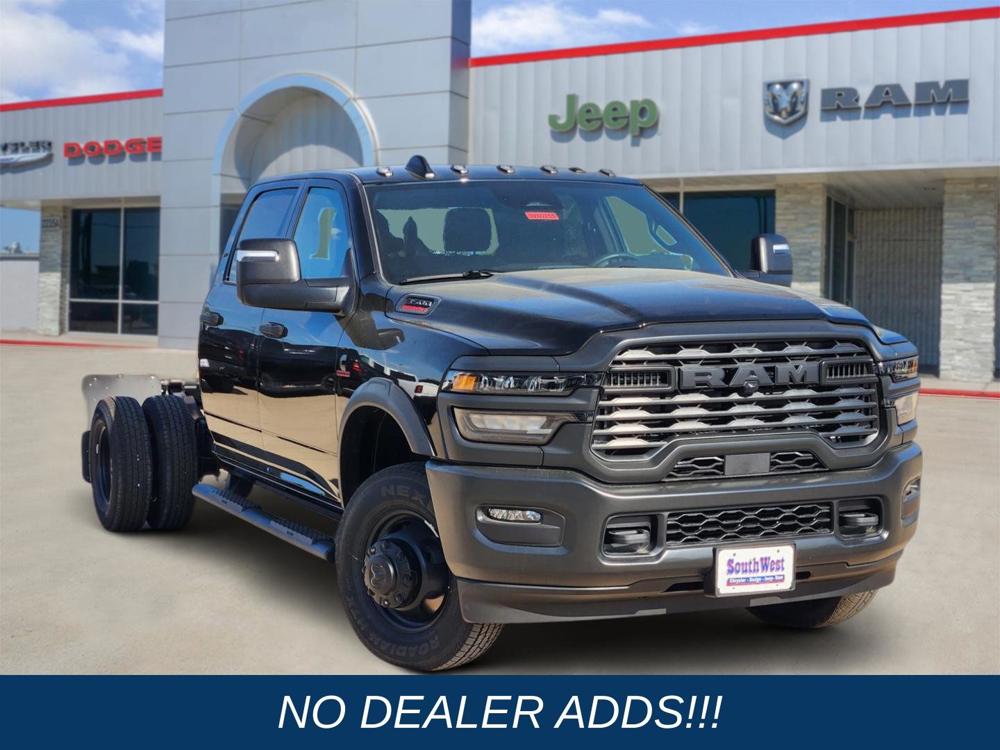 Diamond Black Crystal Pearlcoat 2026 RAM 3500 Chassis Tradesman Crew Cab LB DRW 4WD Pickup Truck Four-Wheel Drive 8-Speed Automatic