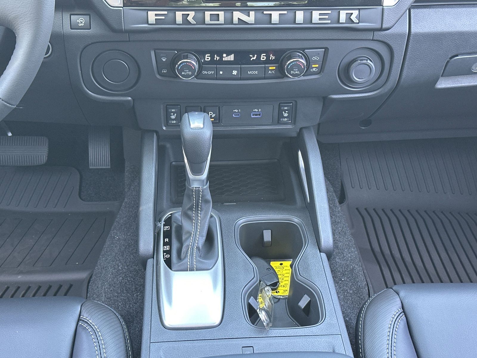 2025 Nissan Frontier SL photo 4