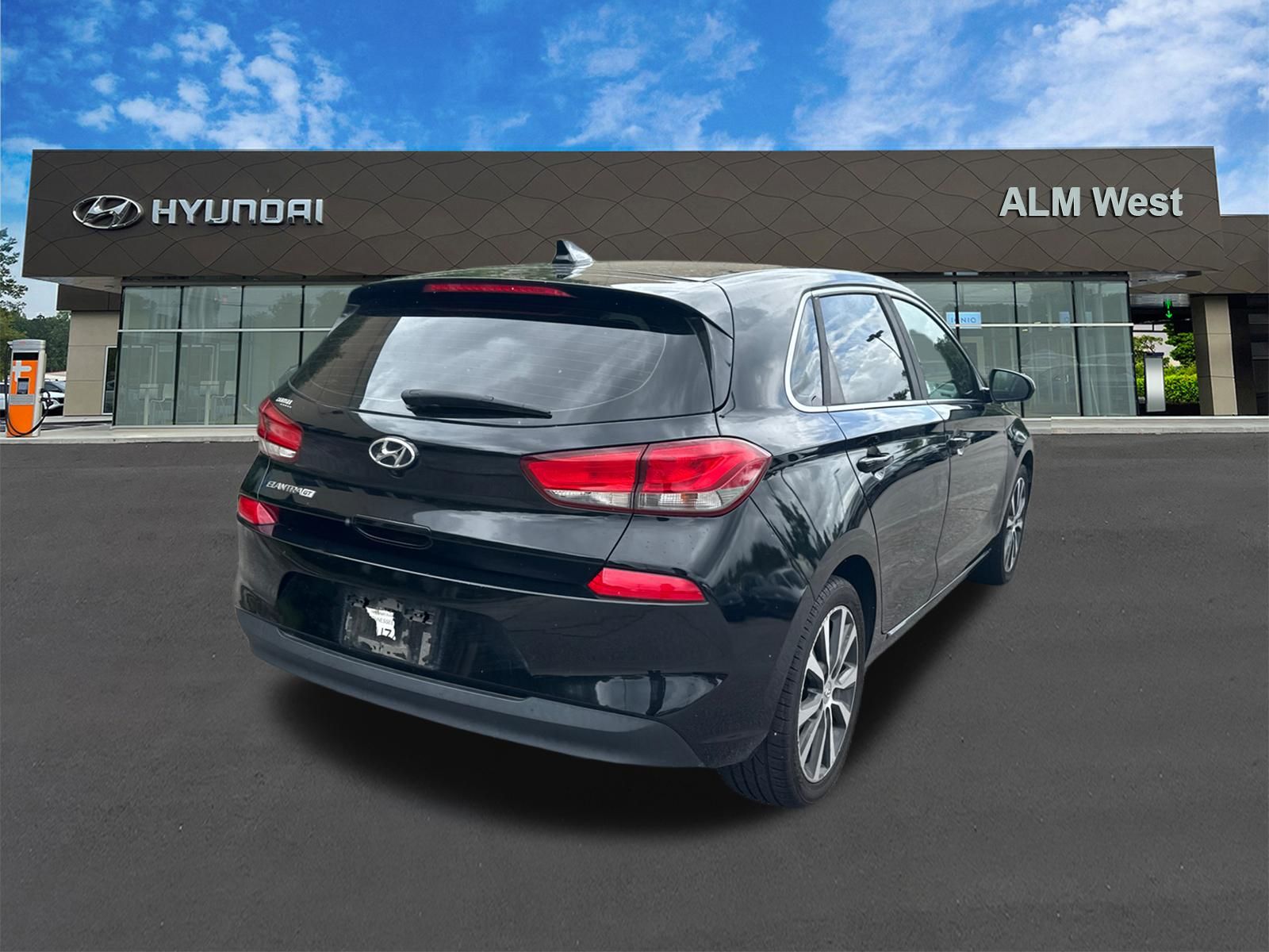 Used 2018 Black Hyundai Base image 5