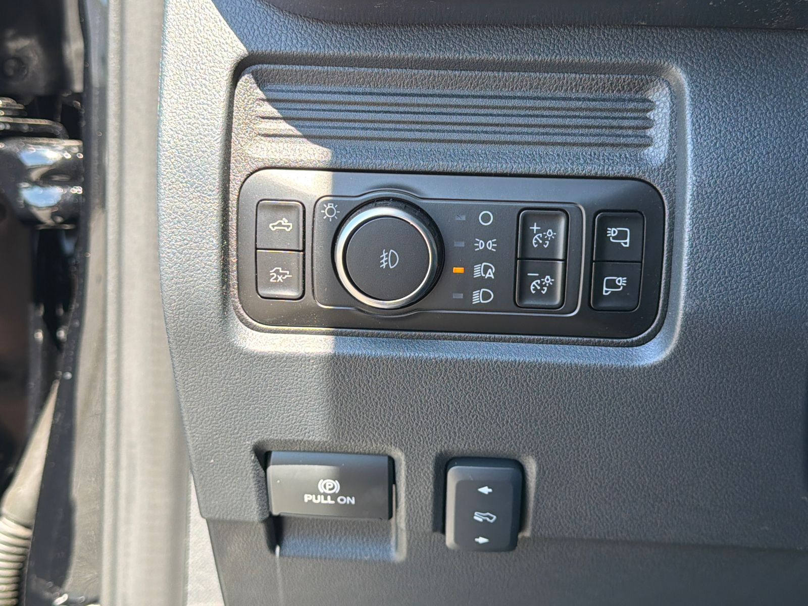 New 2026 Agate Black Metallic Ford F-350® Lariat® image 34