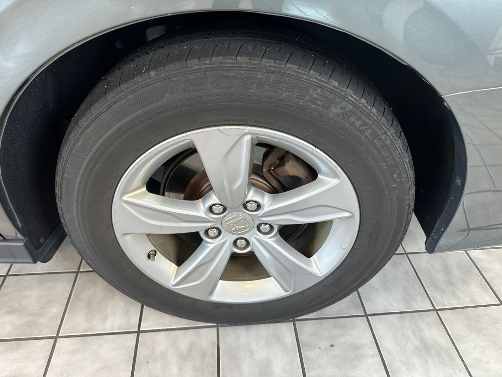 Used 2018 Forest Mist Metallic Honda EX-L image 24