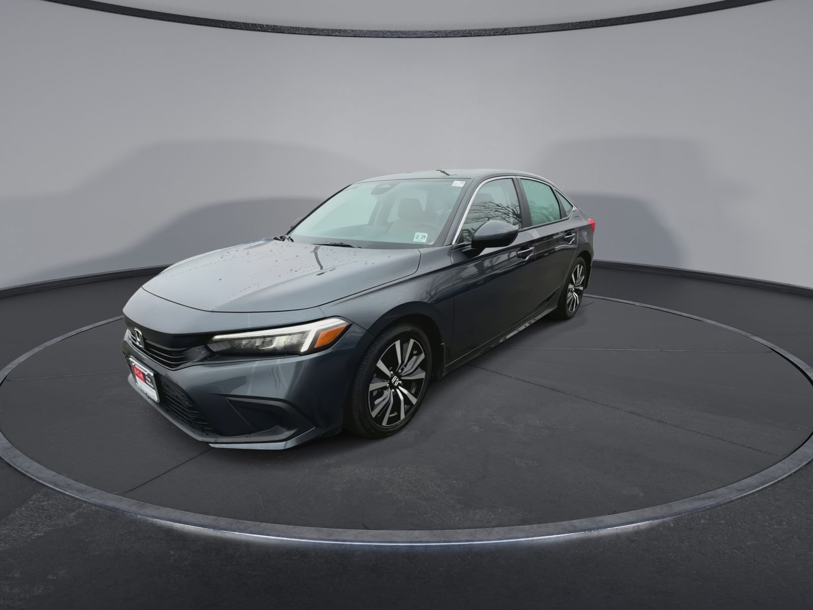 View vehicle photo 4