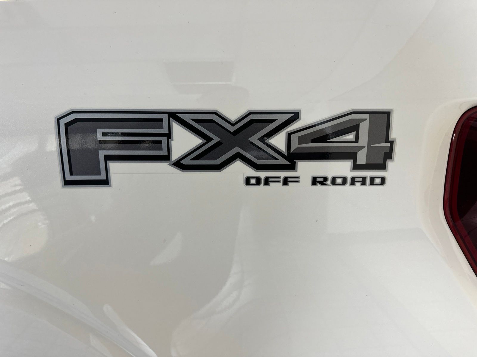 Used 2024 Star White Ford Lariat image 22
