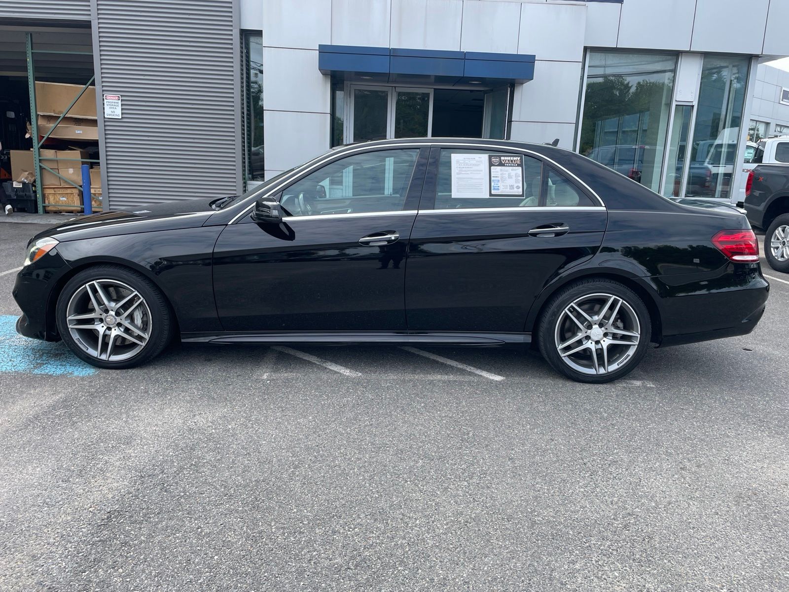 Used 2014 Black Mercedes-Benz E 550 image 4