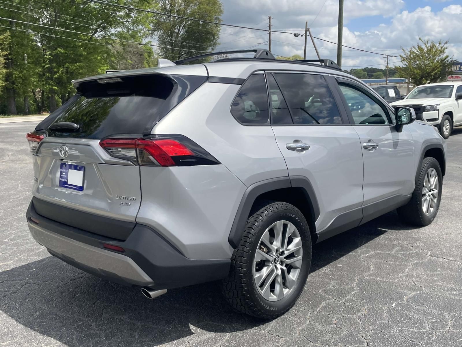 View vehicle photo 3