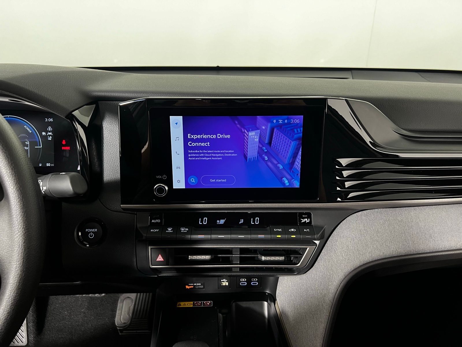 2025 Toyota Camry LE 13