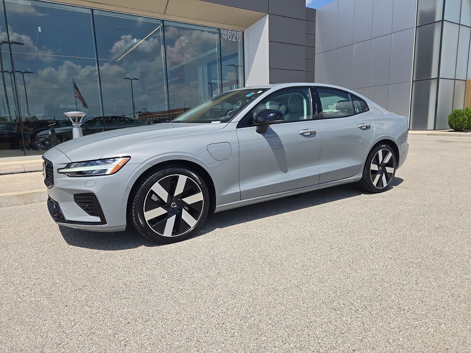 Gray Metallic 2024 Volvo S60 Sedan All-Wheel Drive Automatic