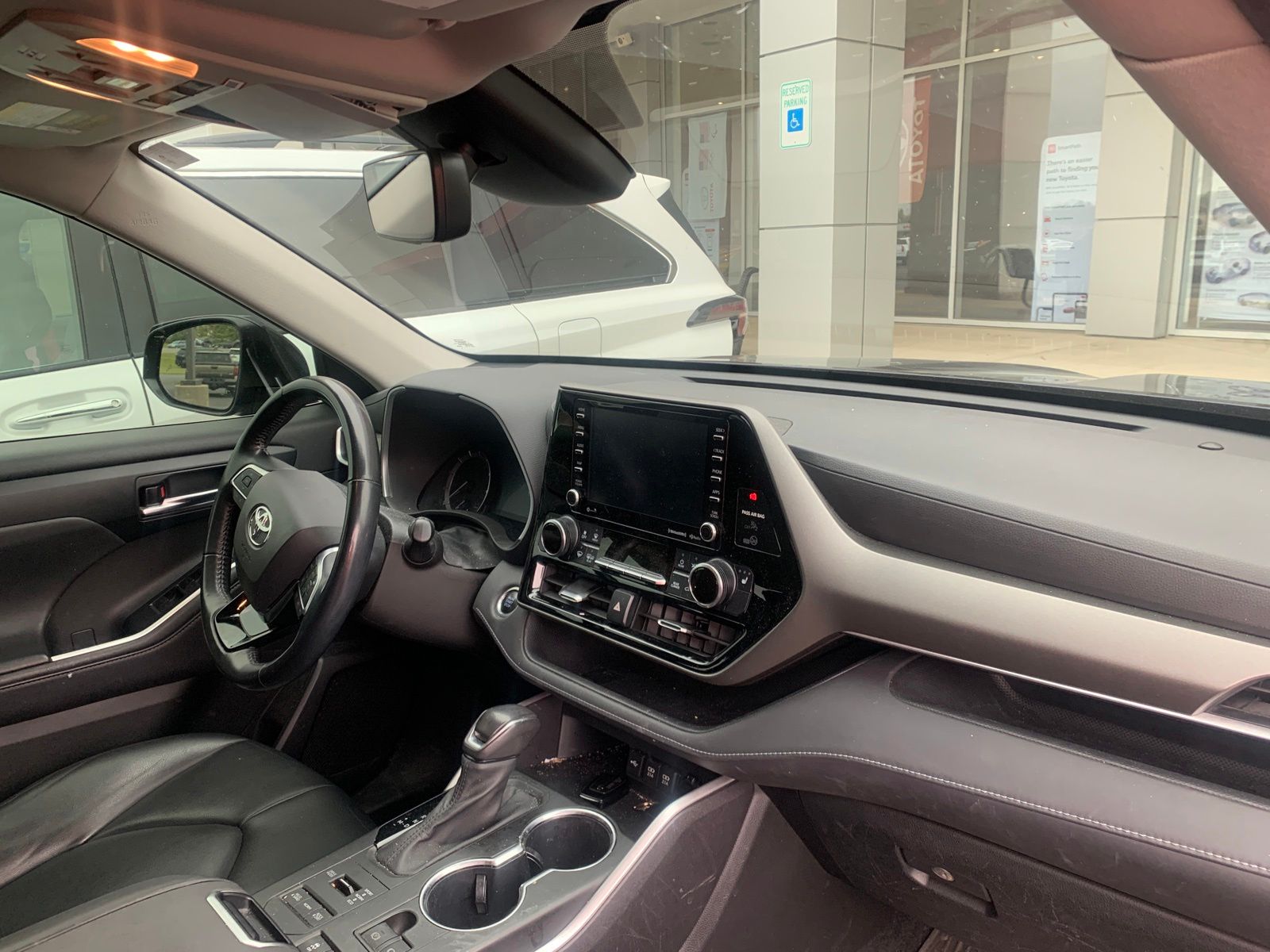 View vehicle photo 5