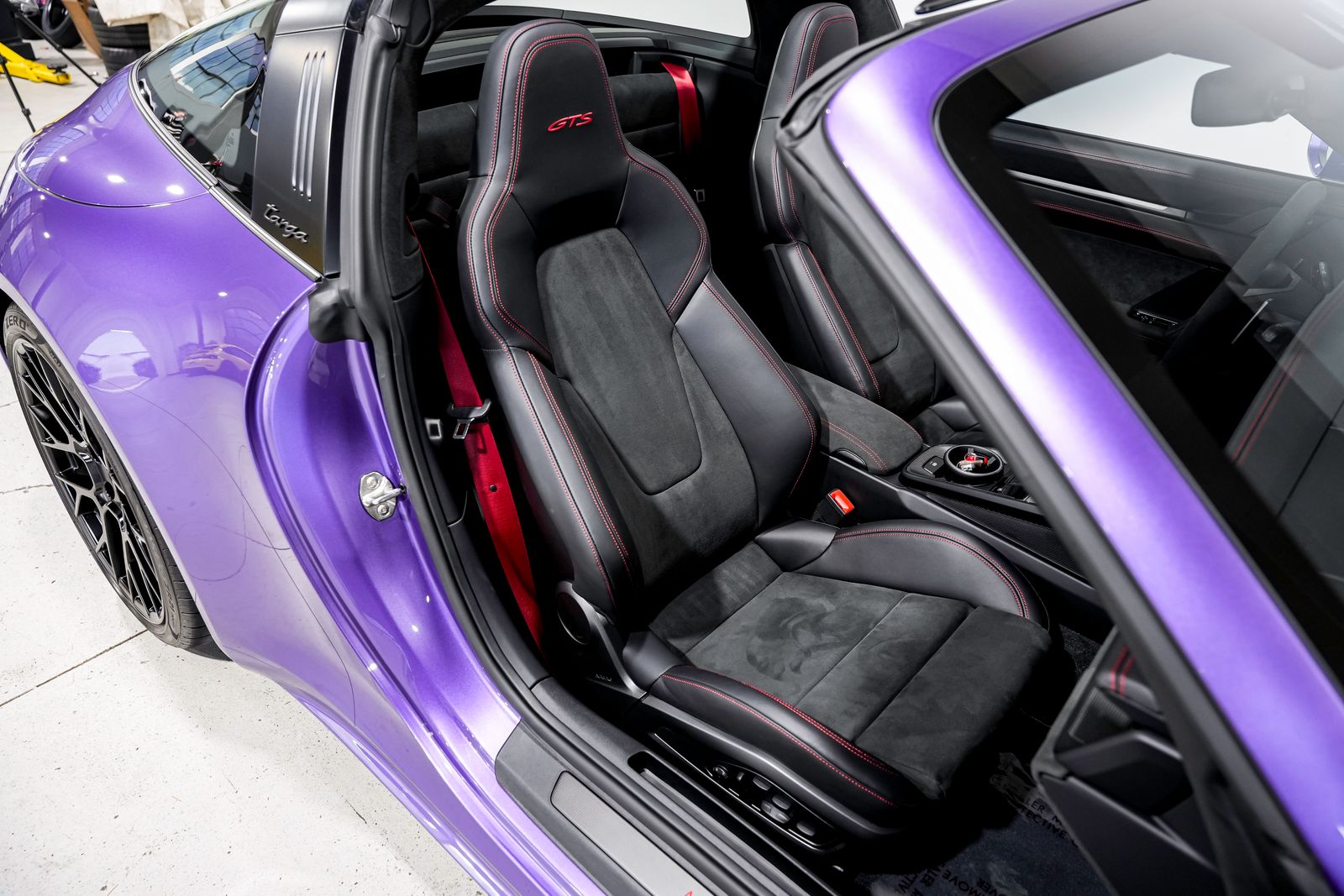 2024 Porsche 911 Targa 4 GTS — photo 29