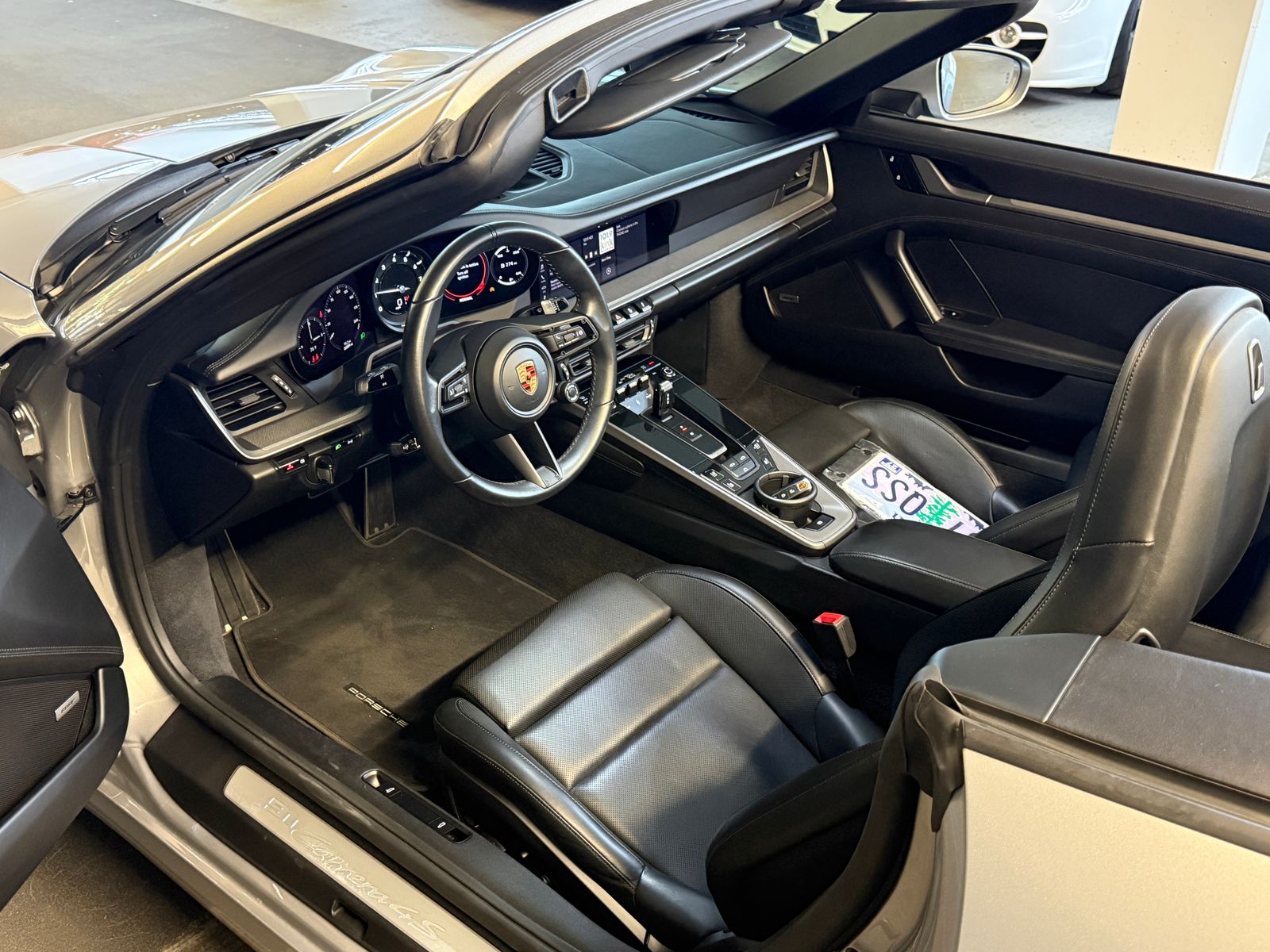 2020 Porsche 911 Carrera 4S — photo 5