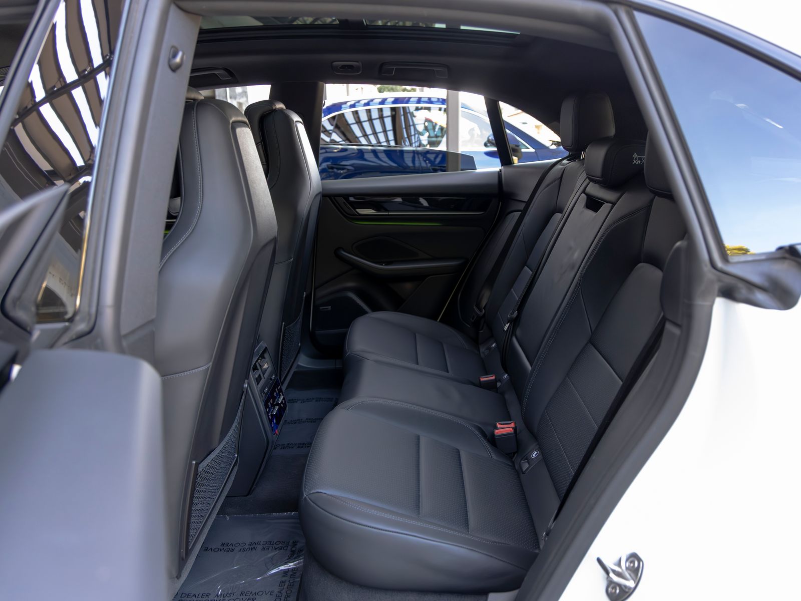 2025 Porsche Macan Base - Photo 43