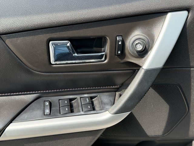 Used 2011 White Platinum Clearcoat Metallic Ford Limited image 21