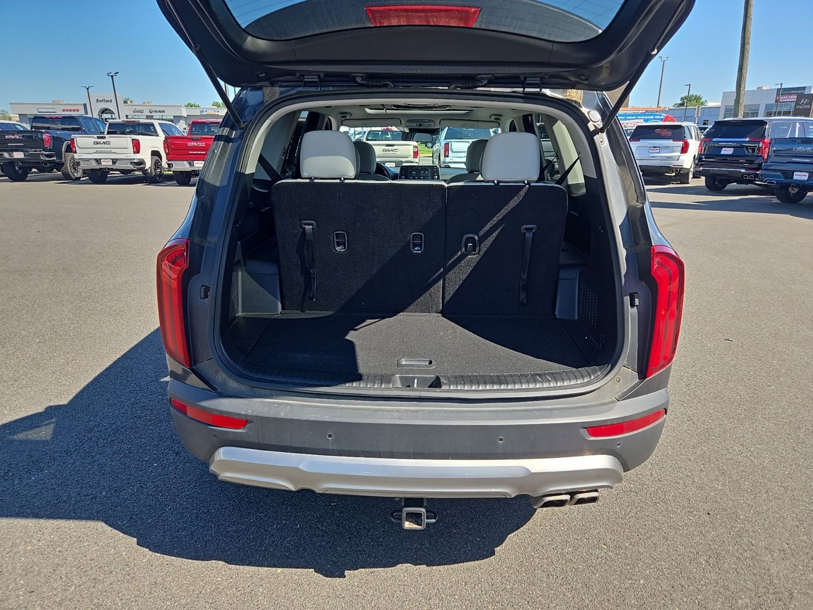 Used 2020 Gray Kia S image 12