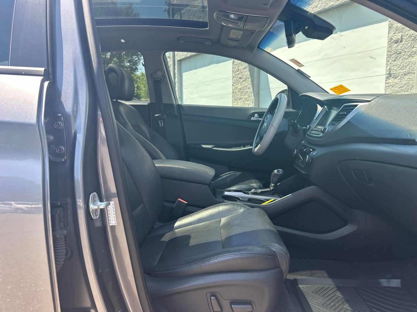 Used 2016 Gray Hyundai Limited image 22